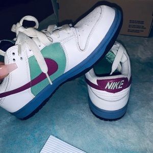 SOLD‼️Nike dunk low 🤍💜💚💙